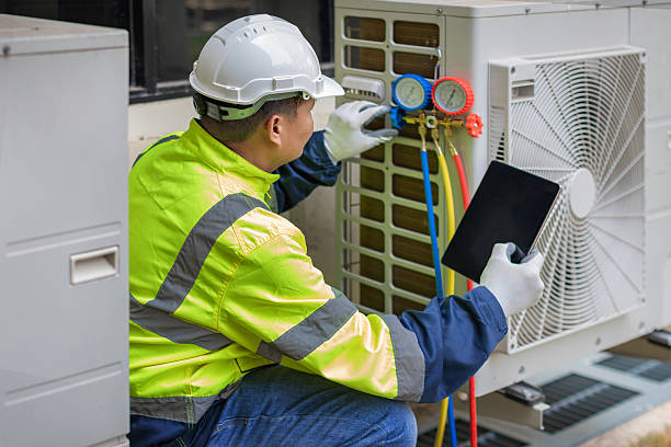 Professional Hvac Installation technician working in Oneonta, AL